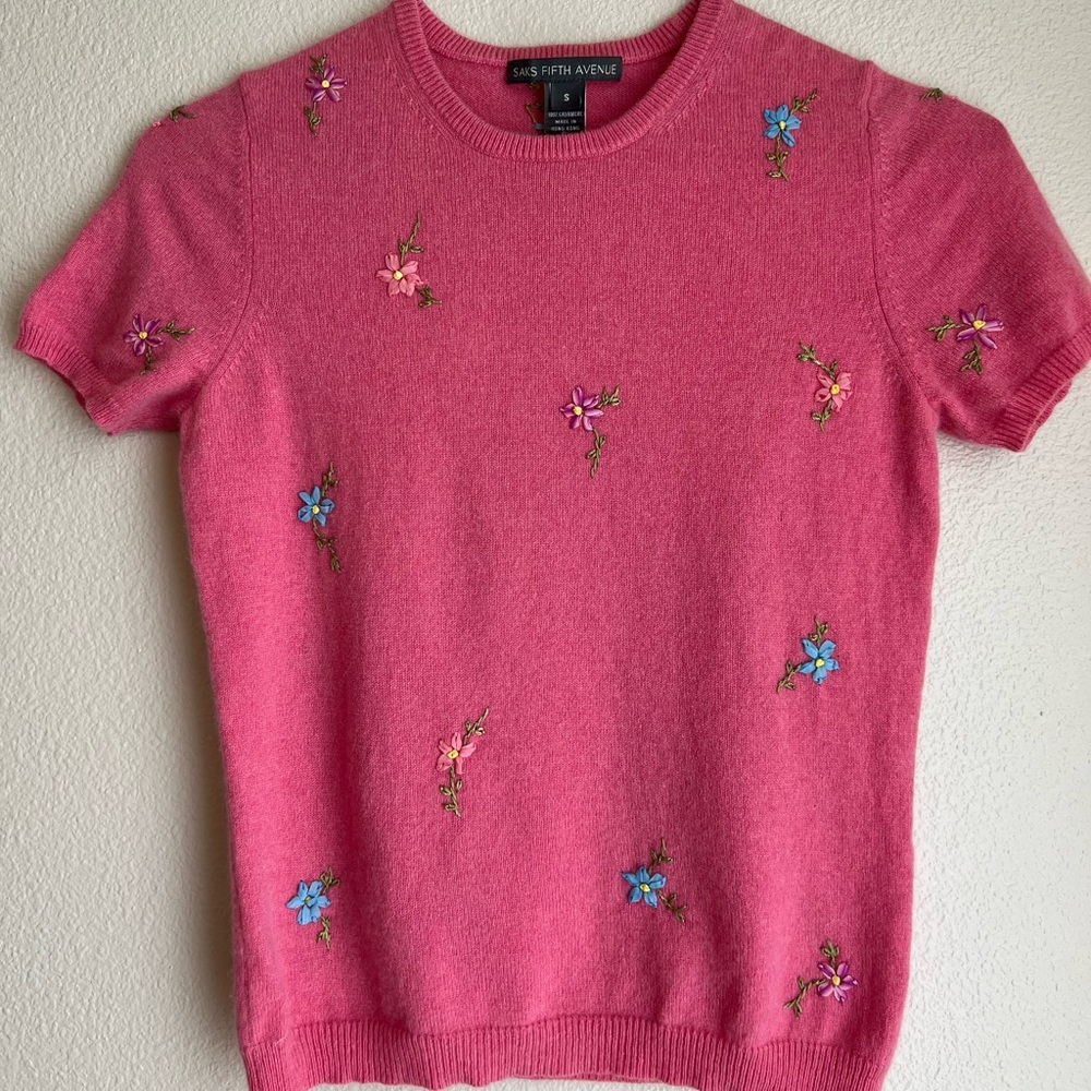 100% Cashmere SAKS FIFTH AVENUE sweater with hand sown flowers size small